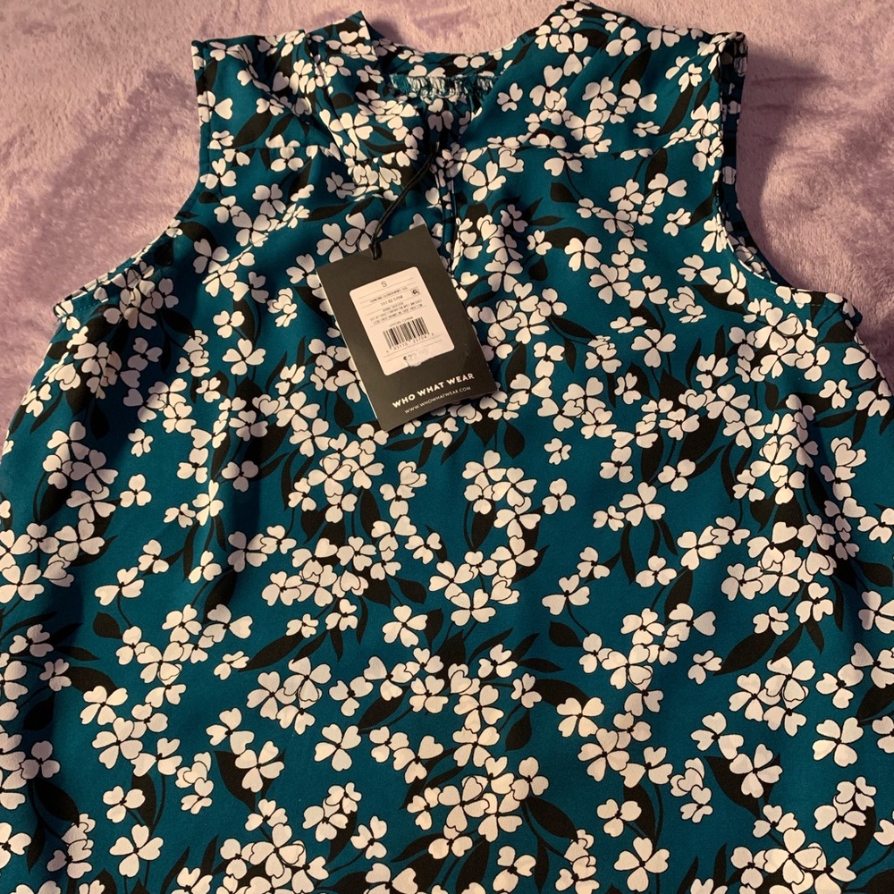 Women floral print mock neck tan top
